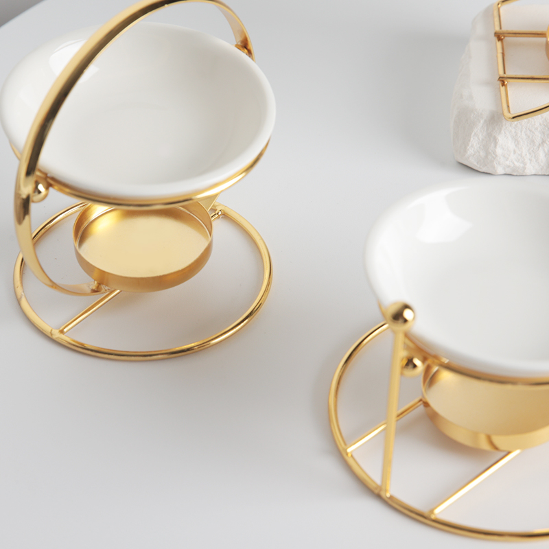 Luxury Gold Metal Fragrance Aromatherapy Essential Oil Warmer Diffuser Tealight Candle Holder Oil Burner for Yoga Spa Home Decor 