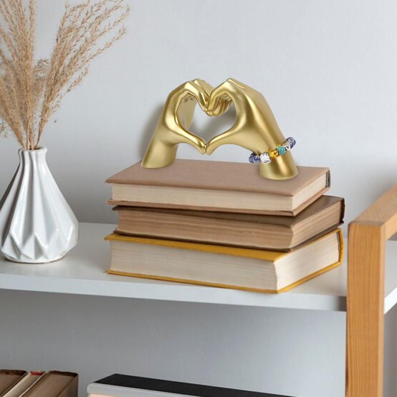 Nordic Resin Love Heart Hands Statue Shelf Decor Sculptures Home Decoration Gold Home Decor Ornament for Shelves 