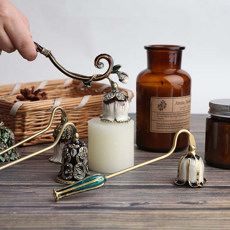 Vintage Decorative Diamond-Decorated Metal Candle Wick Snuffer Extinguisher with Long Handle Fragrance Accessories 
