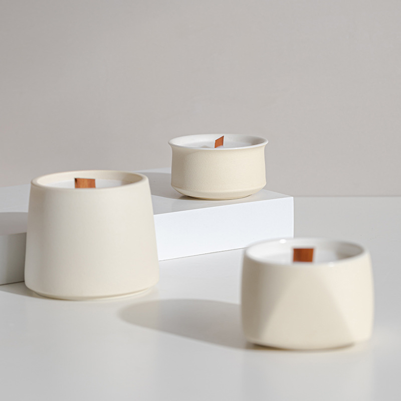 Logo Luxury Nordic Decorative Empty Matte White Scented Candle Vessels Holder Container Porcelain Ceramic Candle Jar 