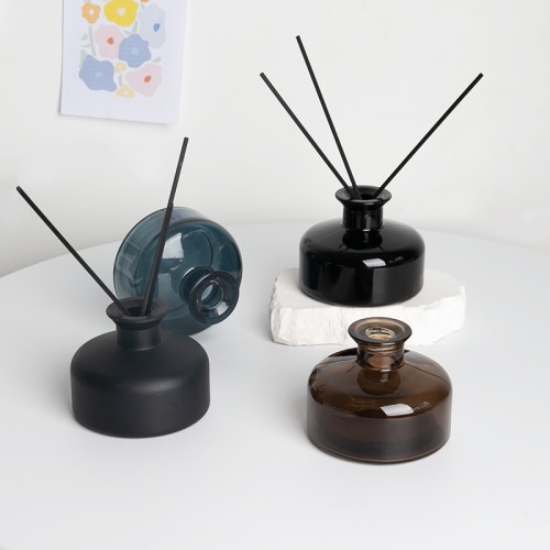 New Arrival Decorative Round Glass Diffuser Bottle Reed Aromatherapy Bottle Essential Oils Container Glass Bottles Diffuser Jars