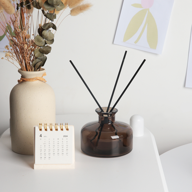 New Arrival Decorative Round Glass Diffuser Bottle Reed Aromatherapy Bottle Essential Oils Container Glass Bottles Diffuser Jars 