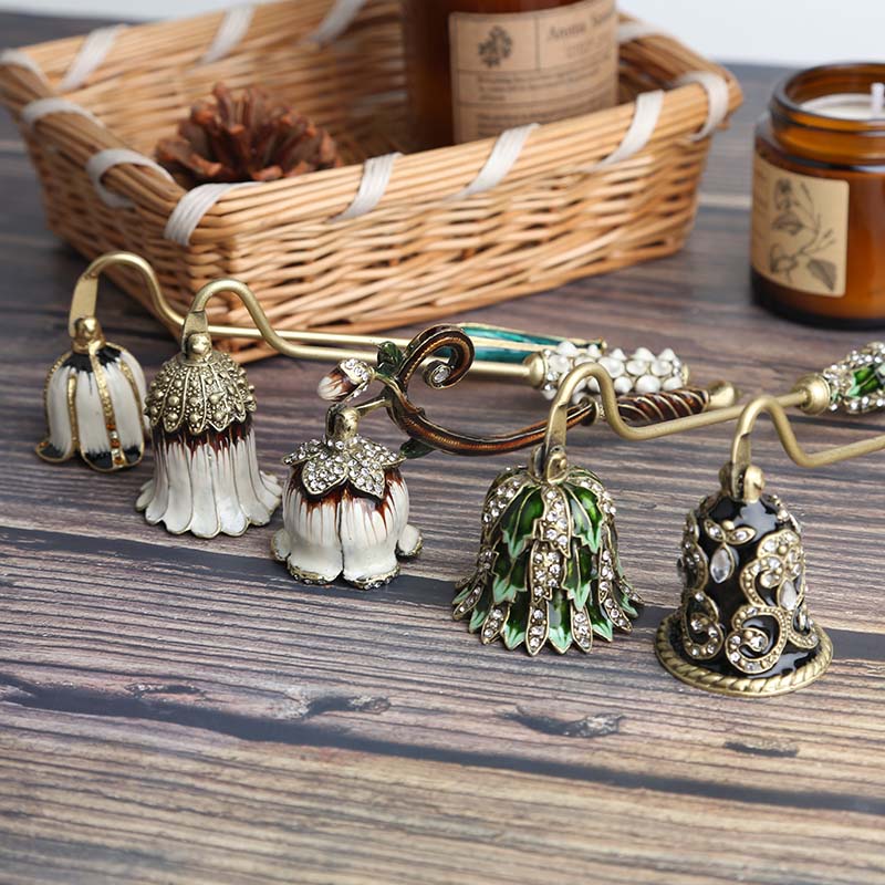 Vintage Decorative Diamond-Decorated Metal Candle Wick Snuffer Extinguisher with Long Handle Fragrance Accessories 