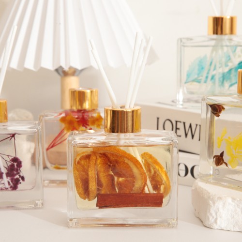 New Style Elegant Home Decor 100Ml Glass Square Bottle Bathroom Air Freshener Reed Scent Diffuser With Sticks for Home
