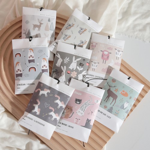 Hot Selling Car Scent Hanging Sachets Fragrance Manufacturers Car Scent Air Freshener for Drawer and Closet